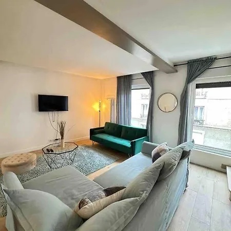 Extraordinary Duplex In Paris Apartment